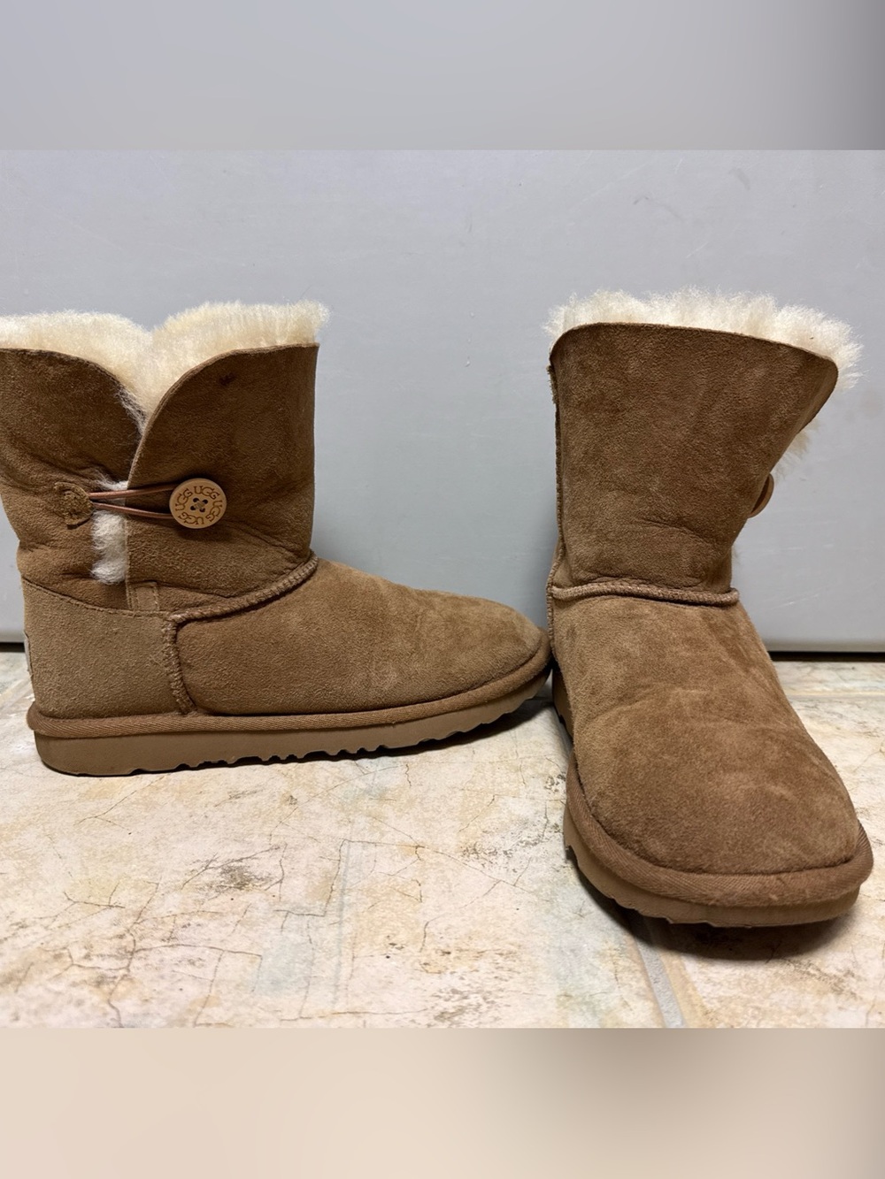 UGG Short Button Boot in Chestnut and Cream